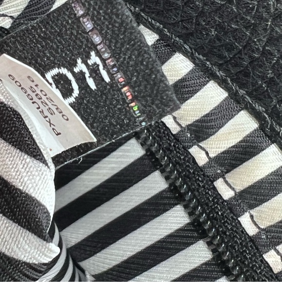 Kate Spade Black Pebbled Leather Crossbody Bag GUC - Picture 12 of 16